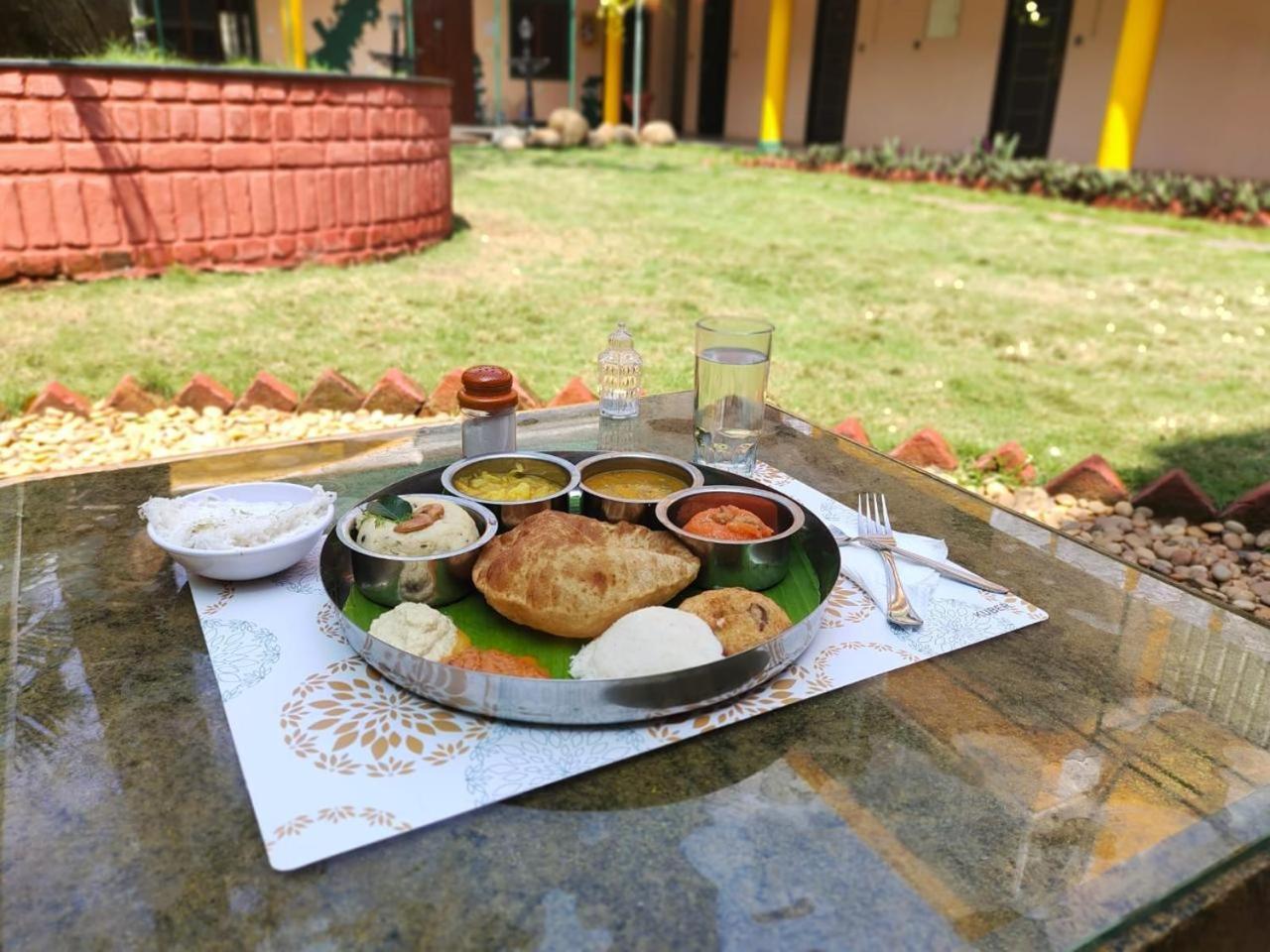 Hotel La Courtyard Pondicherry Exterior foto